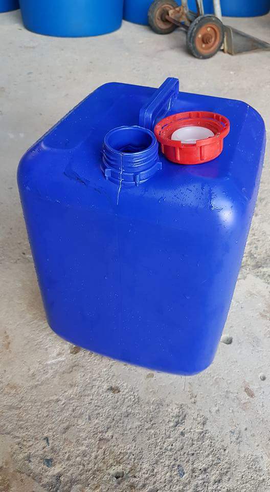Di chuyển tiện hơn nhờ can nhựa 20l